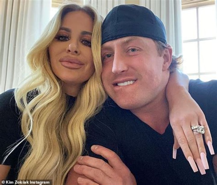 Kim Zolciak-Biermann Reveals Positive COVID-19 Diagnosis