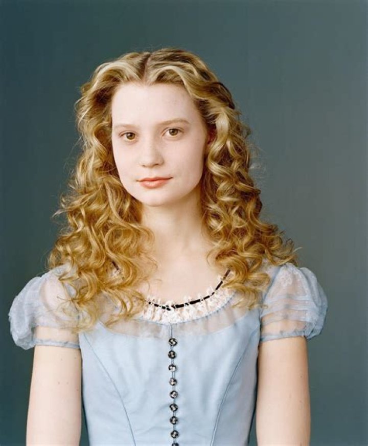 Mia Wasikowska photo 2