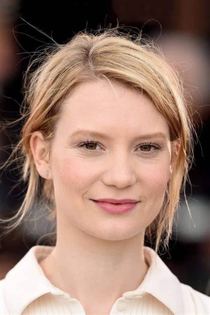 Mia Wasikowska photo 3