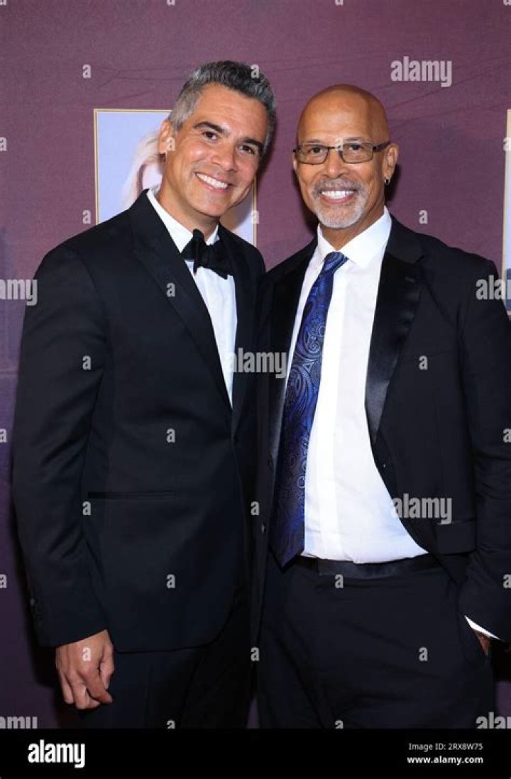 Michael Warren photo 3