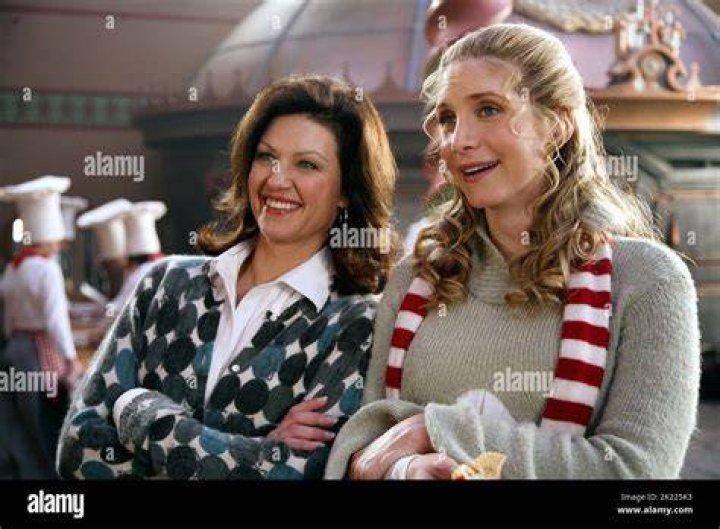 Wendy Crewson photo 3